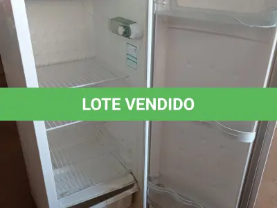 LOTE 477 - 01 GELADEIRA MARCA CÔNSUL 220V. (NO ESTADO, LEILÃO NÃO TEM GARANTIA E NEM DEVOLUÇÃO, SUJEITO A POSSÍVEIS AVARIAS VISÍVEIS/OCULTAS E/OU AUSÊNCIA DE COMPONENTES).