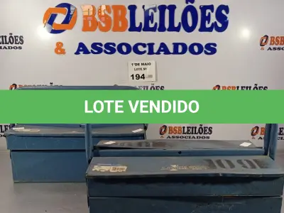 LOTE 194 - 02 CAIXAS PARA FERRAMENTAS EM METAL (VAZIAS). (NO ESTADO, LEILÃO NÃO TEM GARANTIA E NEM DEVOLUÇÃO, SUJEITO A POSSÍVEIS AVARIAS VISÍVEIS/OCULTAS E/OU AUSÊNCIA DE COMPONENTES).