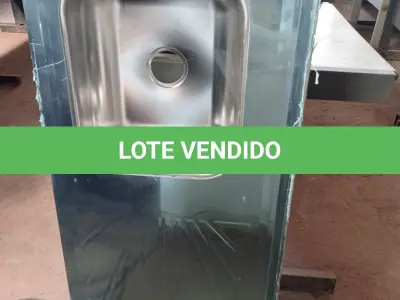 LOTE 445 - 01 PIA EM AÇO INOX CIMENTADA MEDINDO 1,50M X 0,53CM. (NO ESTADO, LEILÃO NÃO TEM GARANTIA E NEM DEVOLUÇÃO, SUJEITO A POSSÍVEIS AVARIAS VISÍVEIS/OCULTAS E/OU AUSÊNCIA DE COMPONENTES).