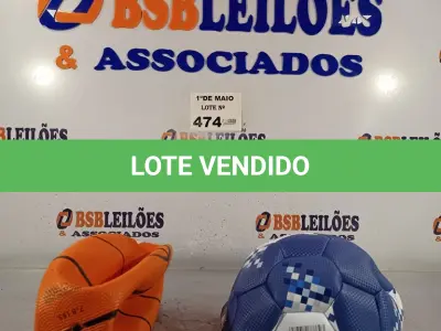 LOTE 474 - 01 BOLA DE BASQUETE E 01 BOLA DE FUTEBOL. (NO ESTADO, LEILÃO NÃO TEM GARANTIA E NEM DEVOLUÇÃO, SUJEITO A POSSÍVEIS AVARIAS VISÍVEIS/OCULTAS E/OU AUSÊNCIA DE COMPONENTES).