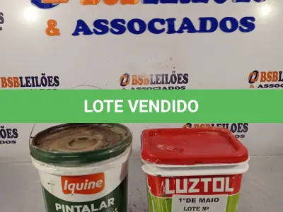 LOTE 205 - 02 GALÕES DE TINTA ACRÍLICA NAS CORES BRANCO GELO E VERDE LIMÃO. (NO ESTADO, LEILÃO NÃO TEM GARANTIA E NEM DEVOLUÇÃO, SUJEITO A POSSÍVEIS AVARIAS VISÍVEIS/OCULTAS E/OU AUSÊNCIA DE COMPONENTES).