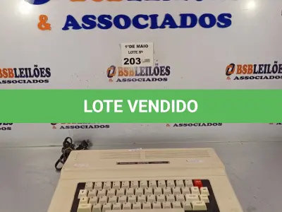 LOTE 203 - 01 TECLADO DO SISTEMA TRS-80 COLOR COMPUTER2. (NO ESTADO, LEILÃO NÃO TEM GARANTIA E NEM DEVOLUÇÃO, SUJEITO A POSSÍVEIS AVARIAS VISÍVEIS/OCULTAS E/OU AUSÊNCIA DE COMPONENTES).