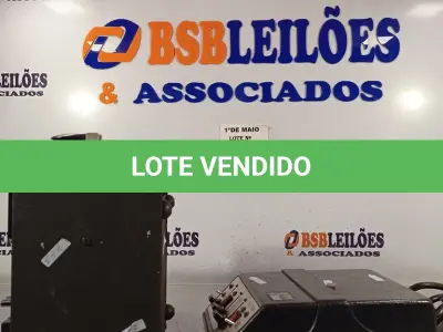 LOTE 213 - 01 APARELHO DISSOLVE MUT-FUSOR 5.000 E 01 MULTÍMETRO VALVULADO MODELO 162-R. (NO ESTADO, LEILÃO NÃO TEM GARANTIA E NEM DEVOLUÇÃO, SUJEITO A POSSÍVEIS AVARIAS VISÍVEIS/OCULTAS E/OU AUSÊNCIA DE COMPONENTES).