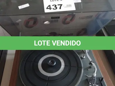 LOTE 437 - 01 TOCA DISCOS PALM BD-3.000L E 01 CAIXA DE SOM. (NO ESTADO, LEILÃO NÃO TEM GARANTIA E NEM DEVOLUÇÃO, SUJEITO A POSSÍVEIS AVARIAS VISÍVEIS/OCULTAS E/OU AUSÊNCIA DE COMPONENTES).
