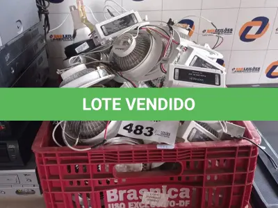 LOTE 483 - 01 LOTE COM VÁRIAS LUMINÁRIAS DE LED DE EMBUTIR MODELOS DIVERSOS. (NO ESTADO, LEILÃO NÃO TEM GARANTIA E NEM DEVOLUÇÃO, SUJEITO A POSSÍVEIS AVARIAS VISÍVEIS/OCULTAS E/OU AUSÊNCIA DE COMPONENTES).