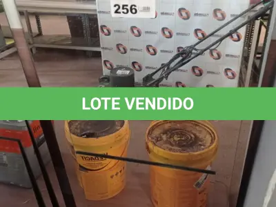 LOTE 256 - 04 ESPELHOS DE TAMANHOS DIVERSOS. (NO ESTADO, LEILÃO NÃO TEM GARANTIA E NEM DEVOLUÇÃO, SUJEITO A POSSÍVEIS AVARIAS VISÍVEIS/OCULTAS E/OU AUSÊNCIA DE COMPONENTES).