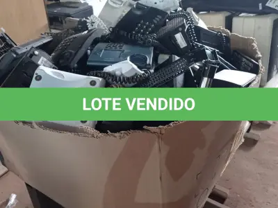 LOTE 339 - 01 LOTE COM GRANDE QUANTIDADE DE CAIXINHAS DE SOM PARA HOME THEATER E APARELHOS DE TELEFONE MARCAS E MODELOS DIVERSOS. (NO ESTADO, LEILÃO NÃO TEM GARANTIA E NEM DEVOLUÇÃO, SUJEITO A POSSÍVEIS AVARIAS VISÍVEIS/OCULTAS E/OU AUSÊNCIA DE COMPONENTES).