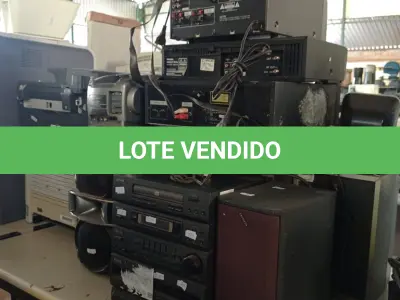 LOTE 305 - 01 LOTE COM ELETRÔNICOS DIVERSOS. (NO ESTADO, LEILÃO NÃO TEM GARANTIA E NEM DEVOLUÇÃO, SUJEITO A POSSÍVEIS AVARIAS VISÍVEIS/OCULTAS E/OU AUSÊNCIA DE COMPONENTES).