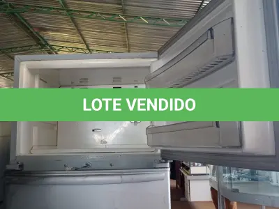 LOTE 412 - 01 GELADEIRA MARCA BRASTEMP 220V. (NO ESTADO, LEILÃO NÃO TEM GARANTIA E NEM DEVOLUÇÃO, SUJEITO A POSSÍVEIS AVARIAS VISÍVEIS/OCULTAS E/OU AUSÊNCIA DE COMPONENTES).