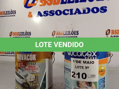 LOTE 210 - 01 GALÃO DE TINTA PARA PISO NOVACOR E 01 GALÃO DE ESMALTE SINTÉTICO MADEIRA E METAIS EUCATEX NA COR BRILHANTE AZUL DEL REI 3,6L. (NO ESTADO, LEILÃO NÃO TEM GARANTIA E NEM DEVOLUÇÃO, SUJEITO A POSSÍVEIS AVARIAS VISÍVEIS/OCULTAS E/OU AUSÊNCIA DE COMPONENTES).