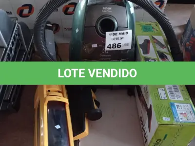 LOTE 486 - 03 ASPIRADORES DE PÓ MARCAS E MODELOS DIVERSOS. (NO ESTADO, LEILÃO NÃO TEM GARANTIA E NEM DEVOLUÇÃO, SUJEITO A POSSÍVEIS AVARIAS VISÍVEIS/OCULTAS E/OU AUSÊNCIA DE COMPONENTES).