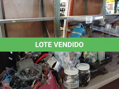 LOTE 193 - 01 LOTE COM BANDEJAS ORGANIZADORAS E GRANDE QUANTIDADE DE CHAVES MARCAS E MODELOS DIVERSOS. (NO ESTADO, LEILÃO NÃO TEM GARANTIA E NEM DEVOLUÇÃO, SUJEITO A POSSÍVEIS AVARIAS VISÍVEIS/OCULTAS E/OU AUSÊNCIA DE COMPONENTES).