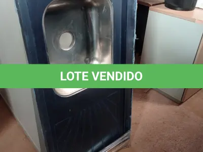 LOTE 315 - 01 PIA EM AÇO INOX CIMENTADA MEDINDO 1,50M X 0,53CM. (NO ESTADO, LEILÃO NÃO TEM GARANTIA E NEM DEVOLUÇÃO, SUJEITO A POSSÍVEIS AVARIAS VISÍVEIS/OCULTAS E/OU AUSÊNCIA DE COMPONENTES).