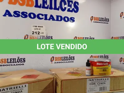 LOTE 212 - 12 LATAS DE ADESIVO PLÁSTICO 400G CINZA. (NO ESTADO, LEILÃO NÃO TEM GARANTIA E NEM DEVOLUÇÃO, SUJEITO A POSSÍVEIS AVARIAS VISÍVEIS/OCULTAS E/OU AUSÊNCIA DE COMPONENTES).