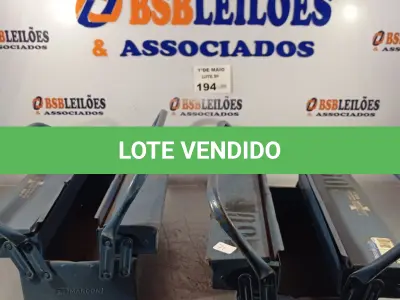 LOTE 194 - 02 CAIXAS PARA FERRAMENTAS EM METAL (VAZIAS). (NO ESTADO, LEILÃO NÃO TEM GARANTIA E NEM DEVOLUÇÃO, SUJEITO A POSSÍVEIS AVARIAS VISÍVEIS/OCULTAS E/OU AUSÊNCIA DE COMPONENTES).