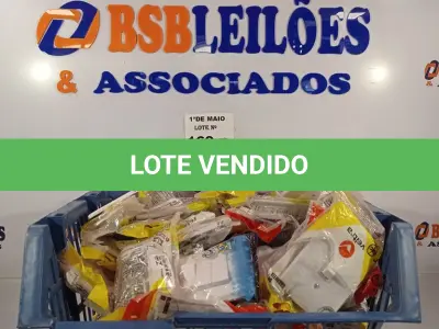 LOTE 169 - 01 LOTE COM VÁRIAS TOMADAS COM INTERRUPTOR E INTERRUPTORES MARCAS E MODELOS DIVERSOS. (NO ESTADO, LEILÃO NÃO TEM GARANTIA E NEM DEVOLUÇÃO, SUJEITO A POSSÍVEIS AVARIAS VISÍVEIS/OCULTAS E/OU AUSÊNCIA DE COMPONENTES).