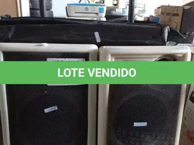 LOTE 342 - 04 CAIXAS DE SOM EM PVC INCOMPLETAS 02 TRIPÉS PARA CÂMERAS E ACESSÓRIOS PARA VIDEOGAME. (NO ESTADO, LEILÃO NÃO TEM GARANTIA E NEM DEVOLUÇÃO, SUJEITO A POSSÍVEIS AVARIAS VISÍVEIS/OCULTAS E/OU AUSÊNCIA DE COMPONENTES).