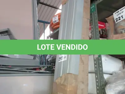 LOTE 217 - 01 LOTE COM VÁRIAS CANALETAS EM PVC. (NO ESTADO, LEILÃO NÃO TEM GARANTIA E NEM DEVOLUÇÃO, SUJEITO A POSSÍVEIS AVARIAS VISÍVEIS/OCULTAS E/OU AUSÊNCIA DE COMPONENTES).