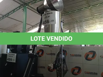 LOTE 456 - 02 LUMINÁRIAS MARCAS E MODELOS DIVERSOS. (NO ESTADO, LEILÃO NÃO TEM GARANTIA E NEM DEVOLUÇÃO, SUJEITO A POSSÍVEIS AVARIAS VISÍVEIS/OCULTAS E/OU AUSÊNCIA DE COMPONENTES).