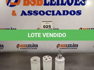 LOTE 025 - 01 PORTA SABONETE,01 PORTA SABÃO LIQUIDO,01 PORTA ESCOVAS. (NO ESTADO, LEILÃO NÃO TEM GARANTIA E NEM DEVOLUÇÃO, SUJEITO A POSSÍVEIS AVARIAS VISÍVEIS/OCULTAS E/OU AUSÊNCIA DE COMPONENTES).