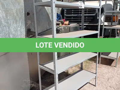 LOTE 629 - 01 ESTANTE DE FERRO COM 05 PRATELEIRAS. (NO ESTADO, LEILÃO NÃO TEM GARANTIA E NEM DEVOLUÇÃO, SUJEITO A POSSÍVEIS AVARIAS VISÍVEIS/OCULTAS E/OU AUSÊNCIA DE COMPONENTES).