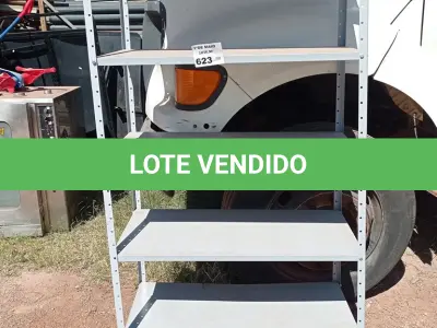 LOTE 623 - 01 ESTANTE DE FERRO COM 05 PRATELEIRAS. (NO ESTADO, LEILÃO NÃO TEM GARANTIA E NEM DEVOLUÇÃO, SUJEITO A POSSÍVEIS AVARIAS VISÍVEIS/OCULTAS E/OU AUSÊNCIA DE COMPONENTES).
