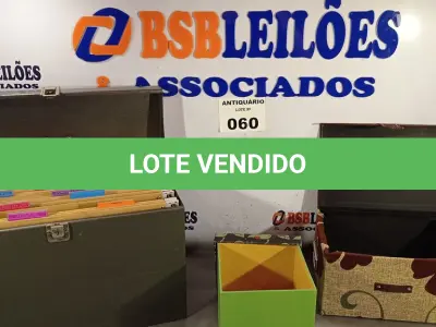 LOTE 060 - 03 MALETAS SENDO 01 DE FERRO. (NO ESTADO, LEILÃO NÃO TEM GARANTIA E NEM DEVOLUÇÃO, SUJEITO A POSSÍVEIS AVARIAS VISÍVEIS/OCULTAS E/OU AUSÊNCIA DE COMPONENTES).