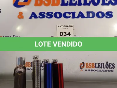 LOTE 034 - 04 GARRAFAS PARA WHISKY. (NO ESTADO, LEILÃO NÃO TEM GARANTIA E NEM DEVOLUÇÃO, SUJEITO A POSSÍVEIS AVARIAS VISÍVEIS/OCULTAS E/OU AUSÊNCIA DE COMPONENTES).