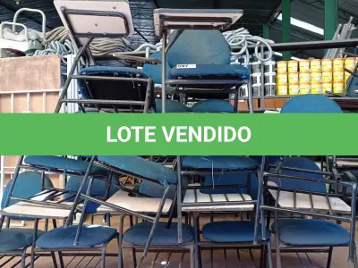 LOTE 597 - 10 CADEIRAS DE AUDITÓRIO. (NO ESTADO, LEILÃO NÃO TEM GARANTIA E NEM DEVOLUÇÃO, SUJEITO A POSSÍVEIS AVARIAS VISÍVEIS/OCULTAS E/OU AUSÊNCIA DE COMPONENTES).
