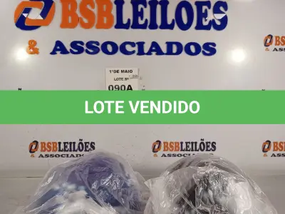 LOTE 090 - 02 BOLAS DE FUTEBOL. (NO ESTADO, LEILÃO NÃO TEM GARANTIA E NEM DEVOLUÇÃO, SUJEITO A POSSÍVEIS AVARIAS VISÍVEIS/OCULTAS E/OU AUSÊNCIA DE COMPONENTES).