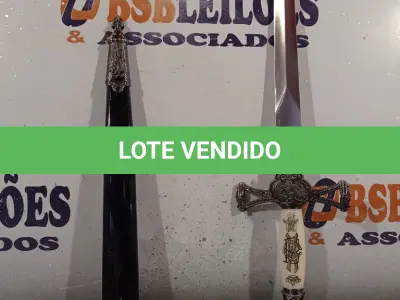 LOTE 031 - 01 KATANA DECORATIVA. (NO ESTADO, LEILÃO NÃO TEM GARANTIA E NEM DEVOLUÇÃO, SUJEITO A POSSÍVEIS AVARIAS VISÍVEIS/OCULTAS E/OU AUSÊNCIA DE COMPONENTES).