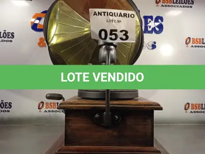 LOTE 053 - 01 GRAMOPHONE ANTIGO DE 1904. (NO ESTADO, LEILÃO NÃO TEM GARANTIA E NEM DEVOLUÇÃO, SUJEITO A POSSÍVEIS AVARIAS VISÍVEIS/OCULTAS E/OU AUSÊNCIA DE COMPONENTES).