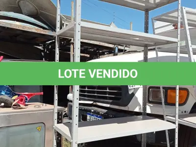 LOTE 627 - 01 ESTANTE DE FERRO COM 05 PRATELEIRAS. (NO ESTADO, LEILÃO NÃO TEM GARANTIA E NEM DEVOLUÇÃO, SUJEITO A POSSÍVEIS AVARIAS VISÍVEIS/OCULTAS E/OU AUSÊNCIA DE COMPONENTES).