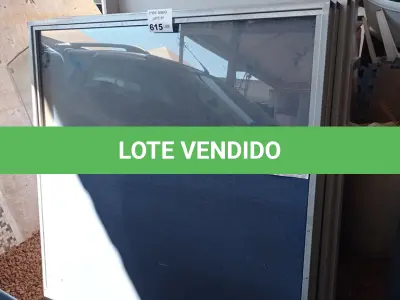 LOTE 615 - 01 EXPOSITOR EM MADEIRA E 04 DIVISÓRIAS. (NO ESTADO, LEILÃO NÃO TEM GARANTIA E NEM DEVOLUÇÃO, SUJEITO A POSSÍVEIS AVARIAS VISÍVEIS/OCULTAS E/OU AUSÊNCIA DE COMPONENTES).