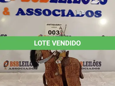 LOTE 003 - 01 CAVALEIRO TEMPLÁRIO ESTATUA PARA DECORAÇÃO. (NO ESTADO, LEILÃO NÃO TEM GARANTIA E NEM DEVOLUÇÃO, SUJEITO A POSSÍVEIS AVARIAS VISÍVEIS/OCULTAS E/OU AUSÊNCIA DE COMPONENTES).