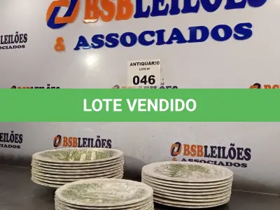 LOTE 046 - 01 LOTE COM VÁRIOS PRATOS INGLESES PARA DECORAÇÃO. (NO ESTADO, LEILÃO NÃO TEM GARANTIA E NEM DEVOLUÇÃO, SUJEITO A POSSÍVEIS AVARIAS VISÍVEIS/OCULTAS E/OU AUSÊNCIA DE COMPONENTES).