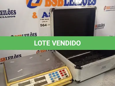 LOTE 564 - 02 CASE EM ALUMÍNIO E 01 BALANÇA ELETRÔNICA 15KG COM AVARIAS. (NO ESTADO, LEILÃO NÃO TEM GARANTIA E NEM DEVOLUÇÃO, SUJEITO A POSSÍVEIS AVARIAS VISÍVEIS/OCULTAS E/OU AUSÊNCIA DE COMPONENTES).
