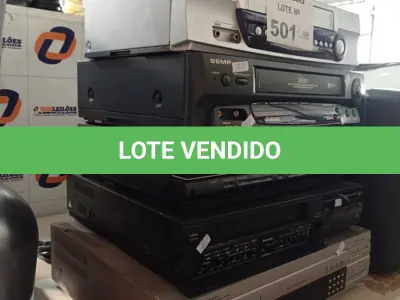 LOTE 501 - 01 APARELHOS DE VIDEOCASSETE E 01 VIDEOKÊ. (NO ESTADO, LEILÃO NÃO TEM GARANTIA E NEM DEVOLUÇÃO, SUJEITO A POSSÍVEIS AVARIAS VISÍVEIS/OCULTAS E/OU AUSÊNCIA DE COMPONENTES).
