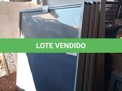 LOTE 615 - 01 EXPOSITOR EM MADEIRA E 04 DIVISÓRIAS. (NO ESTADO, LEILÃO NÃO TEM GARANTIA E NEM DEVOLUÇÃO, SUJEITO A POSSÍVEIS AVARIAS VISÍVEIS/OCULTAS E/OU AUSÊNCIA DE COMPONENTES).