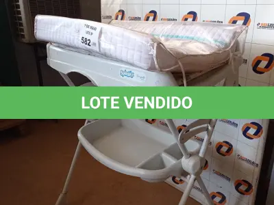 LOTE 582 - 01 BANHEIRA COM SUPORTE E TROCADOR. (NO ESTADO, LEILÃO NÃO TEM GARANTIA E NEM DEVOLUÇÃO, SUJEITO A POSSÍVEIS AVARIAS VISÍVEIS/OCULTAS E/OU AUSÊNCIA DE COMPONENTES).