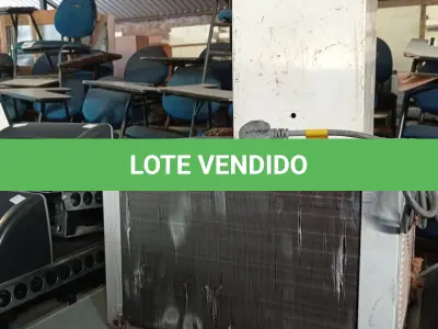 LOTE 498 - 01 AR CONDICIONADO DE EMBUTIR E 01 COFRE PEQUENO. (NO ESTADO, LEILÃO NÃO TEM GARANTIA E NEM DEVOLUÇÃO, SUJEITO A POSSÍVEIS AVARIAS VISÍVEIS/OCULTAS E/OU AUSÊNCIA DE COMPONENTES).