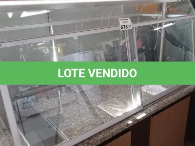 LOTE 578 - 01 BALCÃO EXPOSITOR COM TAMPO DE PEDRA. (NO ESTADO, LEILÃO NÃO TEM GARANTIA E NEM DEVOLUÇÃO, SUJEITO A POSSÍVEIS AVARIAS VISÍVEIS/OCULTAS E/OU AUSÊNCIA DE COMPONENTES).