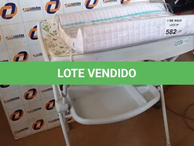 LOTE 582 - 01 BANHEIRA COM SUPORTE E TROCADOR. (NO ESTADO, LEILÃO NÃO TEM GARANTIA E NEM DEVOLUÇÃO, SUJEITO A POSSÍVEIS AVARIAS VISÍVEIS/OCULTAS E/OU AUSÊNCIA DE COMPONENTES).