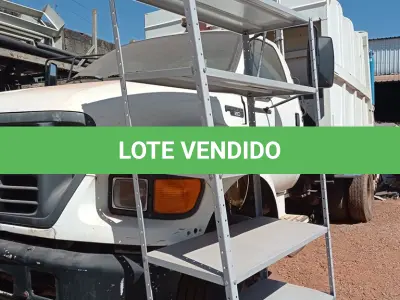 LOTE 623 - 01 ESTANTE DE FERRO COM 05 PRATELEIRAS. (NO ESTADO, LEILÃO NÃO TEM GARANTIA E NEM DEVOLUÇÃO, SUJEITO A POSSÍVEIS AVARIAS VISÍVEIS/OCULTAS E/OU AUSÊNCIA DE COMPONENTES).