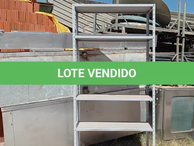 LOTE 629 - 01 ESTANTE DE FERRO COM 05 PRATELEIRAS. (NO ESTADO, LEILÃO NÃO TEM GARANTIA E NEM DEVOLUÇÃO, SUJEITO A POSSÍVEIS AVARIAS VISÍVEIS/OCULTAS E/OU AUSÊNCIA DE COMPONENTES).