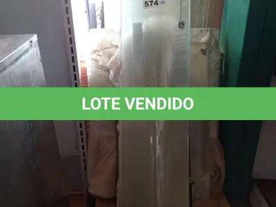 LOTE 574 - 01 LOTE COM VÁRIOS RECORTES DE VIDRO SENDO ALGUNS CURVO. (NO ESTADO, LEILÃO NÃO TEM GARANTIA E NEM DEVOLUÇÃO, SUJEITO A POSSÍVEIS AVARIAS VISÍVEIS/OCULTAS E/OU AUSÊNCIA DE COMPONENTES).