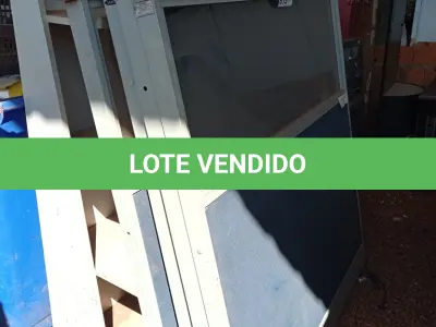 LOTE 615 - 01 EXPOSITOR EM MADEIRA E 04 DIVISÓRIAS. (NO ESTADO, LEILÃO NÃO TEM GARANTIA E NEM DEVOLUÇÃO, SUJEITO A POSSÍVEIS AVARIAS VISÍVEIS/OCULTAS E/OU AUSÊNCIA DE COMPONENTES).