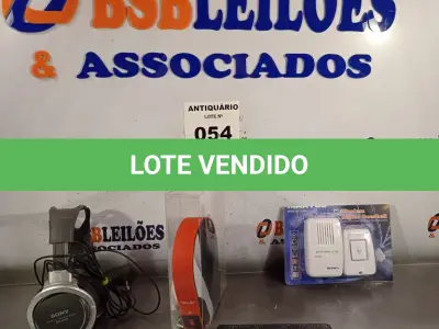 LOTE 054 - 02 FONES DE OUVIDO ,01 GPS E 01 CAMPAINHA WIRELESS. (NO ESTADO, LEILÃO NÃO TEM GARANTIA E NEM DEVOLUÇÃO, SUJEITO A POSSÍVEIS AVARIAS VISÍVEIS/OCULTAS E/OU AUSÊNCIA DE COMPONENTES).