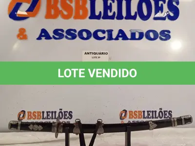 LOTE 011 - 01 KATANA PARA DECORAÇÃO. (NO ESTADO, LEILÃO NÃO TEM GARANTIA E NEM DEVOLUÇÃO, SUJEITO A POSSÍVEIS AVARIAS VISÍVEIS/OCULTAS E/OU AUSÊNCIA DE COMPONENTES).