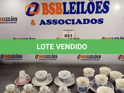 LOTE 021 - 14 XÍCARAS PARA DECORAÇÃO. (NO ESTADO, LEILÃO NÃO TEM GARANTIA E NEM DEVOLUÇÃO, SUJEITO A POSSÍVEIS AVARIAS VISÍVEIS/OCULTAS E/OU AUSÊNCIA DE COMPONENTES).